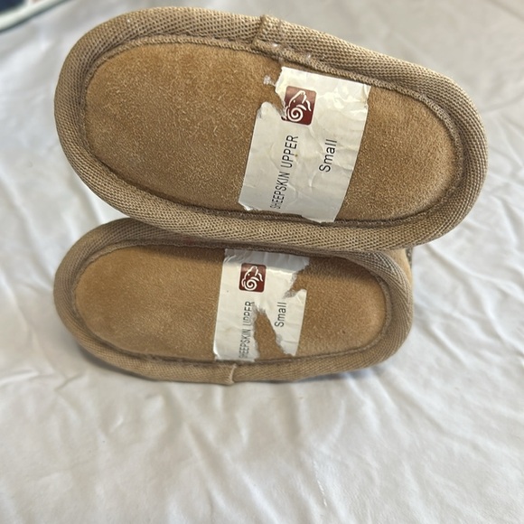 Ugg - New - Merino Shearling Winter Boots - Picture 4 of 9